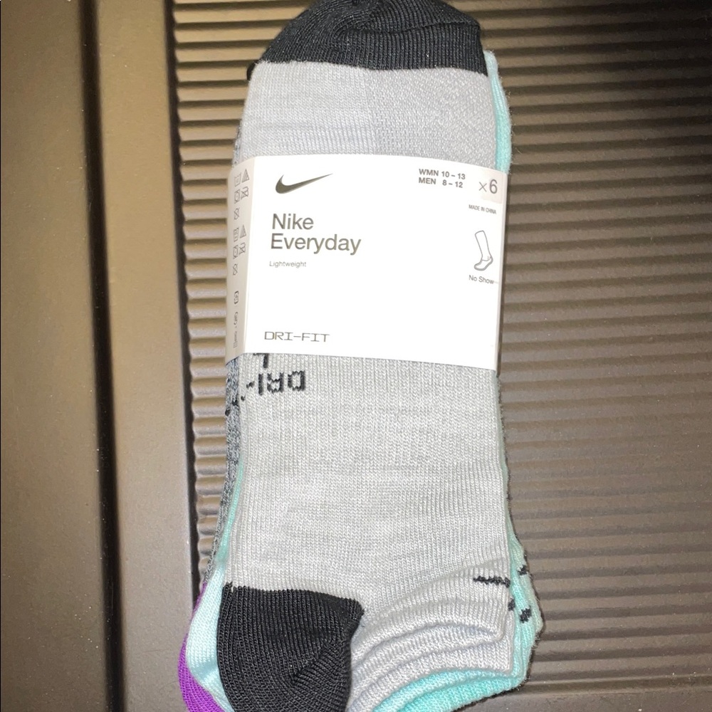 Nike Everyday Men's Dri-FIT Socks - 4prs Black, Gray, Teal, Purple